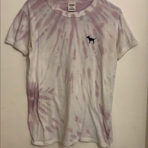 pink t-shirt.